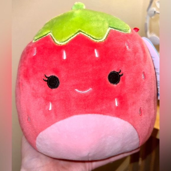 Squishmallows Scarlet the Strawberry - Picture 1 of 3